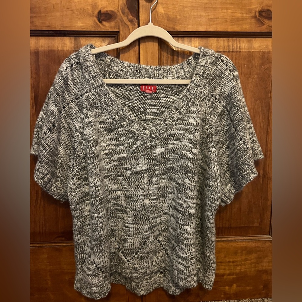 Elle Gray and White Boxy Short Sleeve Sweater